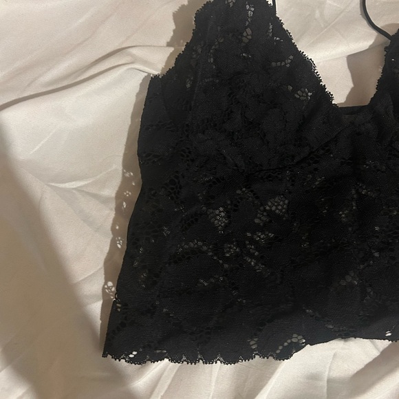 Black lacy tank - Picture 2 of 2